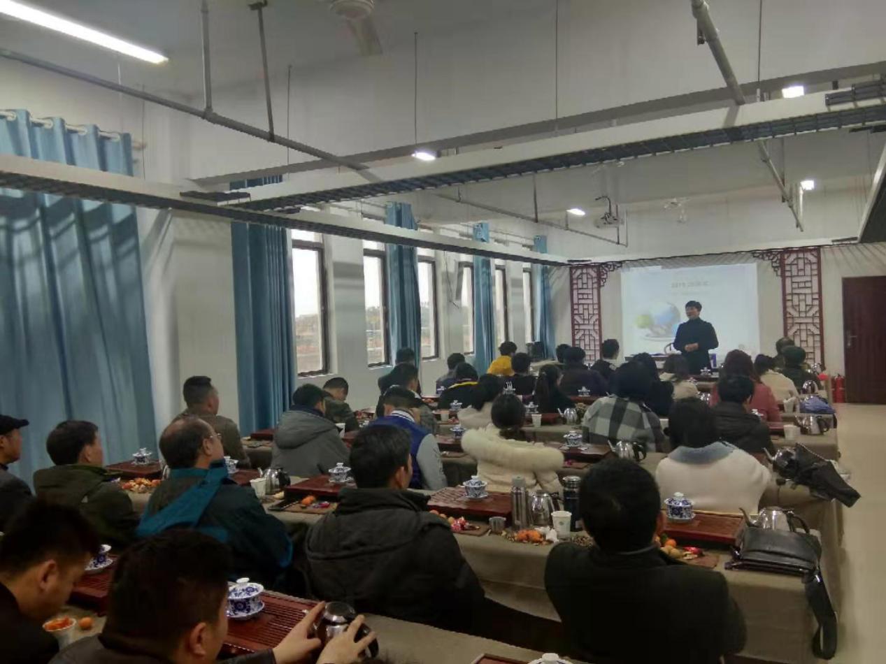南昌向遠軌道技術(shù)學校順利召開2019-2020學年第一學期期末教師教學座談會