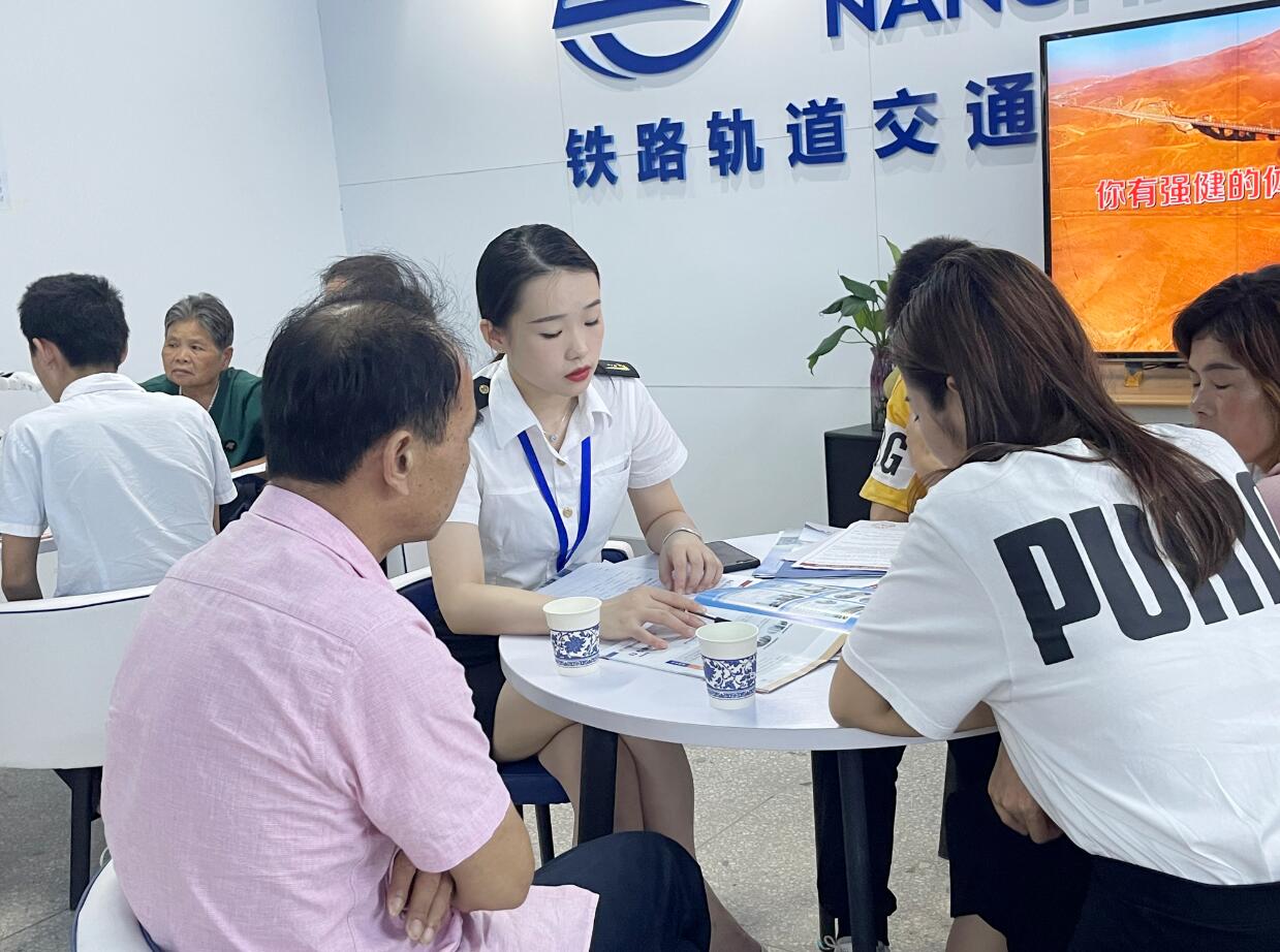 讀職校也精彩-南昌向遠(yuǎn)軌道技術(shù)學(xué)校2021秋新生報(bào)名火爆來(lái)襲！