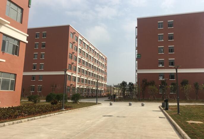 南昌向遠軌道技術學校老師赴就業(yè)單位回訪、慰問畢業(yè)生