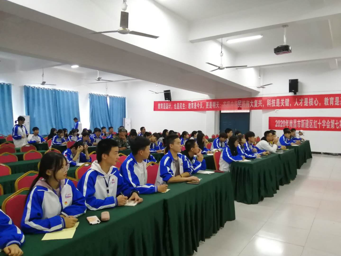 南昌向遠(yuǎn)軌道技術(shù)學(xué)校順利開(kāi)展2020下半年入團(tuán)積極分子培訓(xùn)活動(dòng)